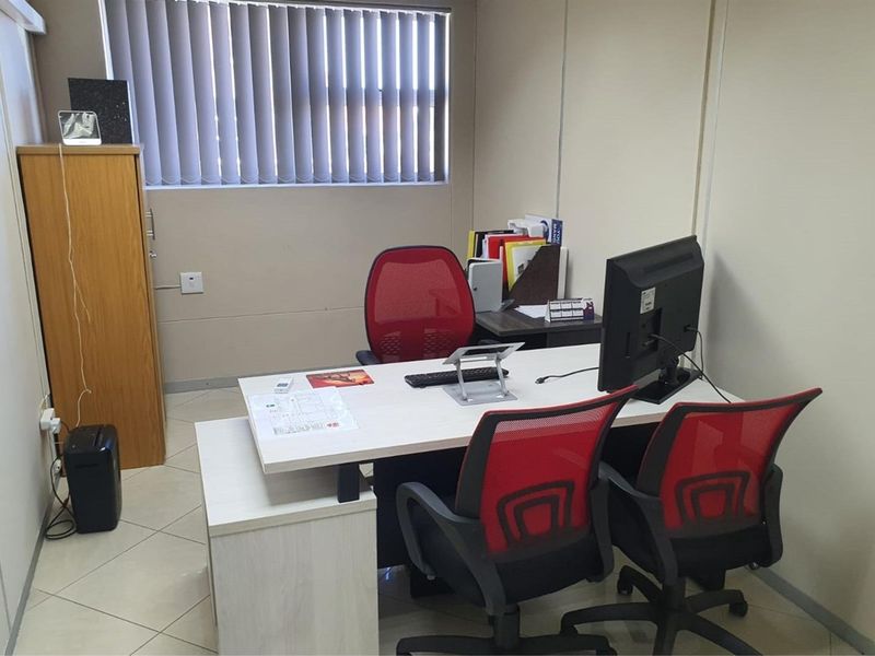 A-Grade Office Space To Let - Greenacres Office Park, Newton Park - Photo 2