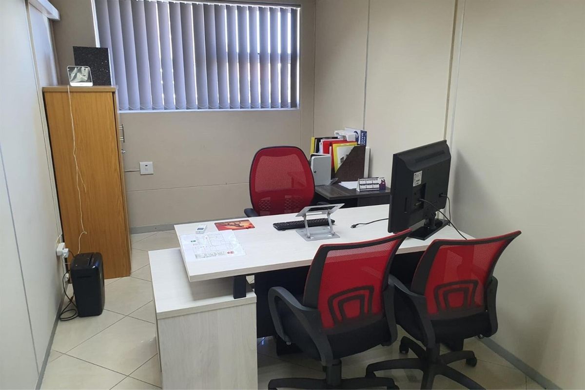 A-Grade Office Space To Let - Greenacres Office Park, Newton Park - Photo 2