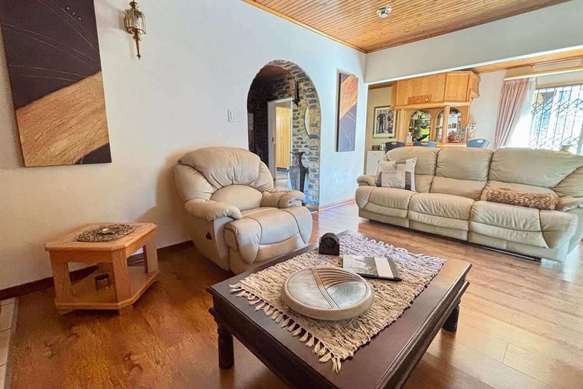 House For Sale in Vaalpark, Sasolburg - Photo 4