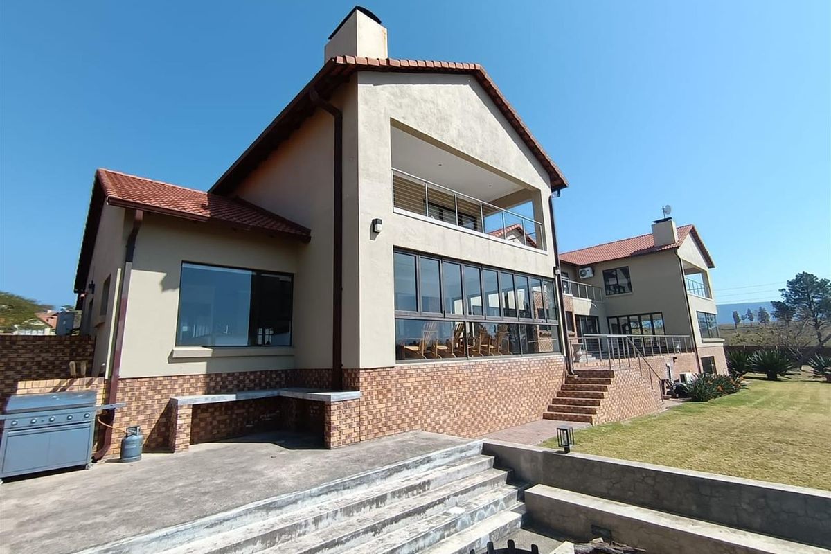 Elegant 5-Bedroom Luxury Home at Vygeboom Dam - Photo 3