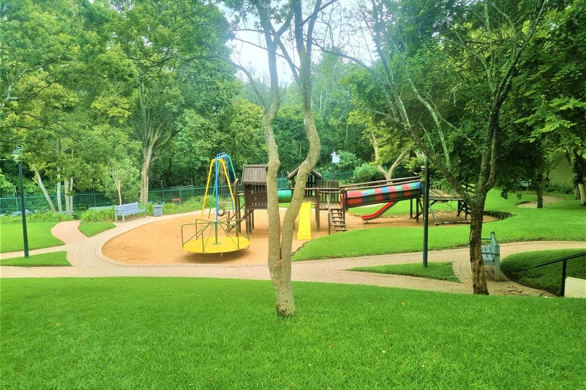 Apartment For Sale in Maroeladal, Randburg - Photo 2