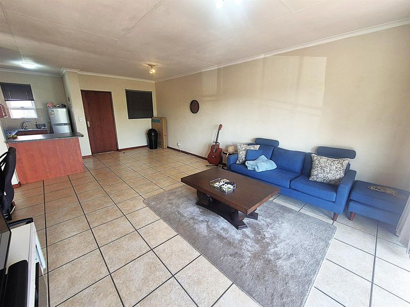 Apartment For Sale in Sunninghill, Sandton - Photo 3