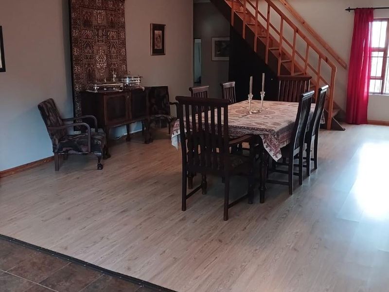 Spacious Family Home with Flatlet in Quiet Part of Aliwal North - Photo 9