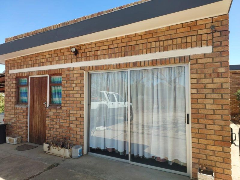 House For Sale in Ladismith - Photo 4