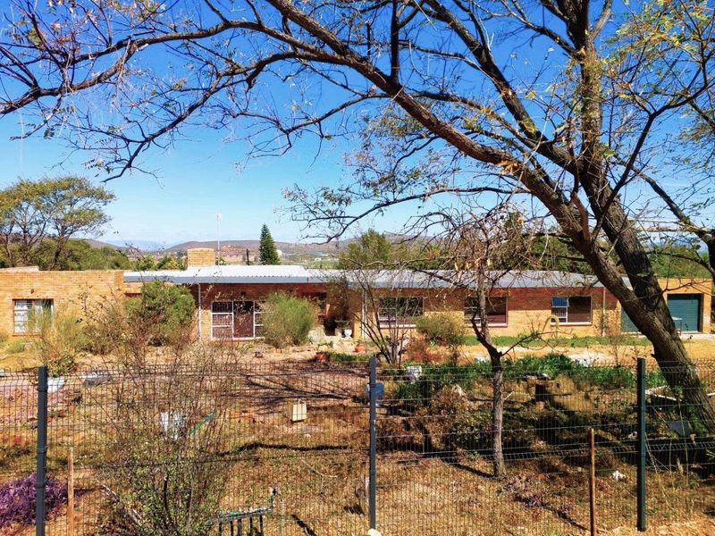 House For Sale in Ladismith - Photo 2