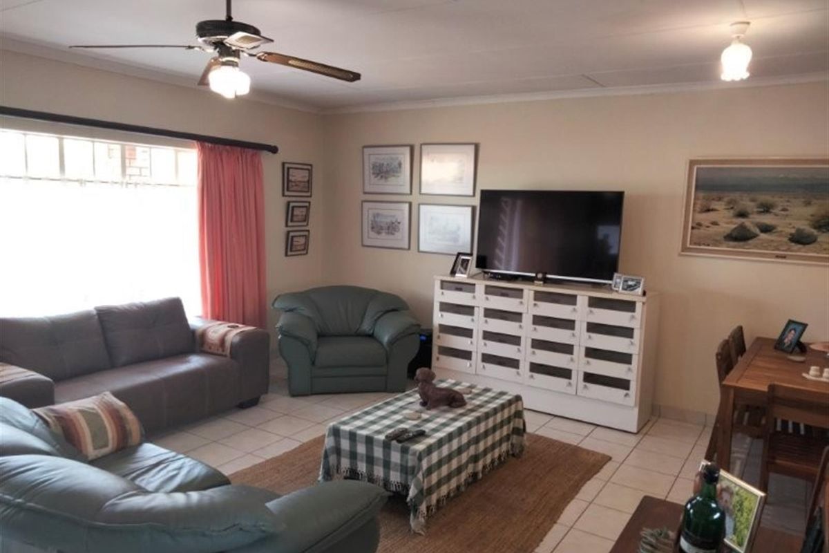 House For Sale in Small Estate - Bela Bela - Photo 5