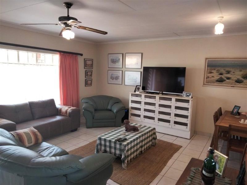 House For Sale in Small Estate - Bela Bela - Photo 5