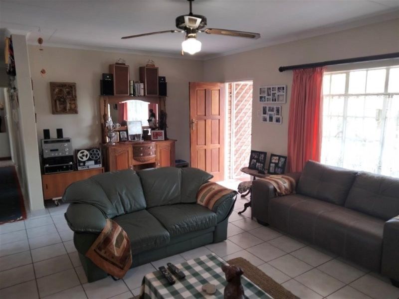 House For Sale in Small Estate - Bela Bela - Photo 4