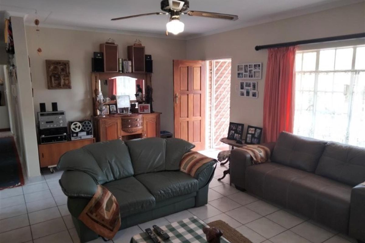 House For Sale in Small Estate - Bela Bela - Photo 4