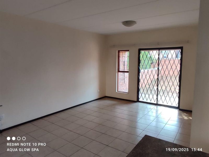 Apartment in Olivedale, Randburg - Photo 9