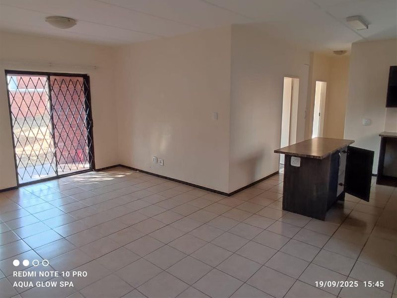 Apartment in Olivedale, Randburg - Photo 7