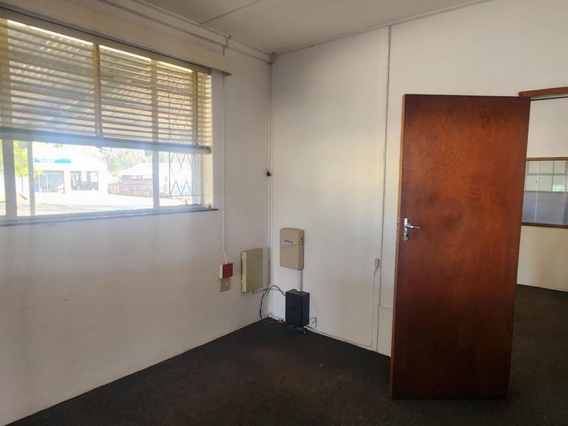 Versatile Commercial Space for Sale in Dundee - Ideal for Workshop, Storage, Office Use and more - Photo 10