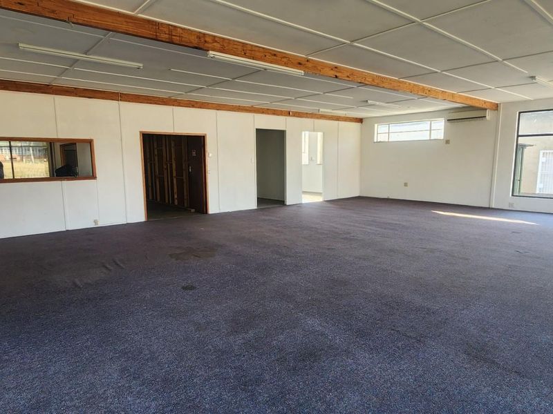 Versatile Commercial Space for Sale in Dundee - Ideal for Workshop, Storage, Office Use and more - Photo 1