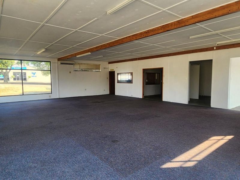 Versatile Commercial Space for Sale in Dundee - Ideal for Workshop, Storage, Office Use and more - Photo 4