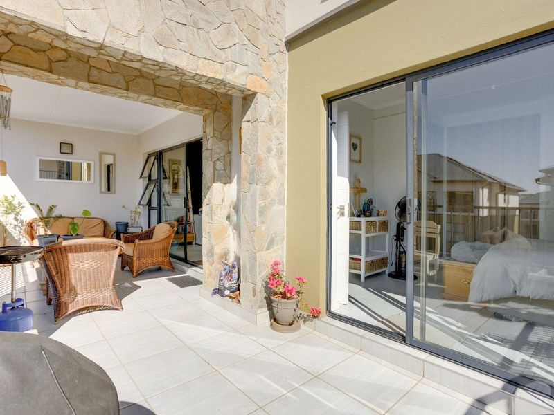 Apartment For Sale in Waterfall Heights, Waterfall, Midrand - Photo 9