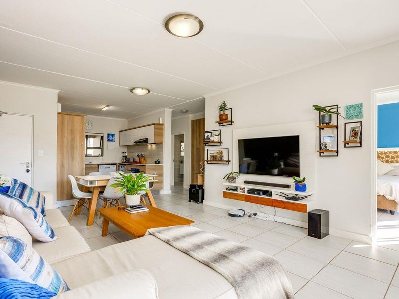 Apartment For Sale in Waterfall Heights, Waterfall, Midrand - Photo 8