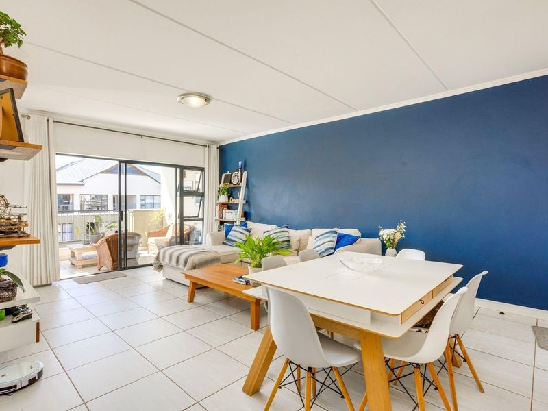 Apartment For Sale in Waterfall Heights, Waterfall, Midrand - Photo 4