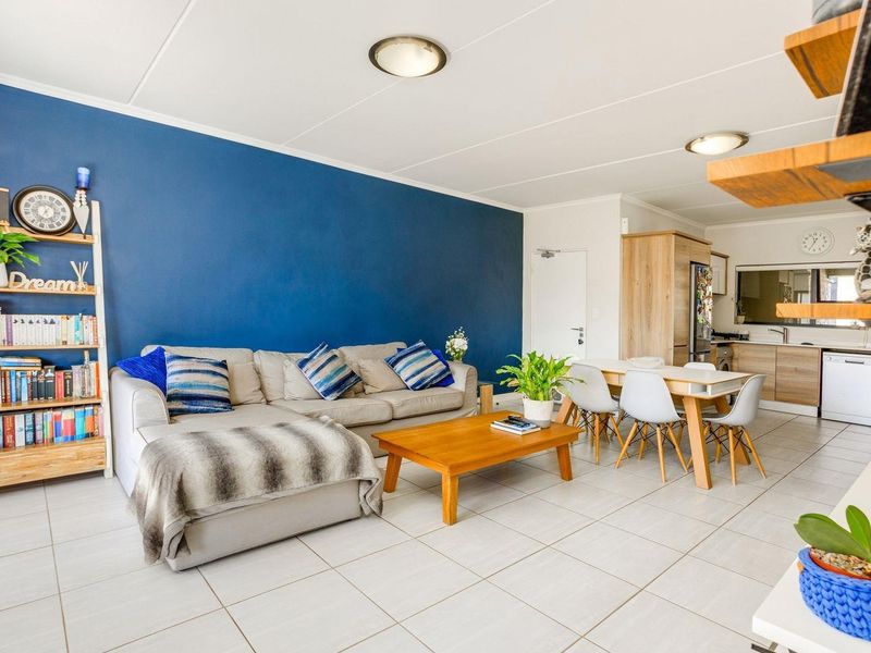 Apartment For Sale in Waterfall Heights, Waterfall, Midrand - Photo 7