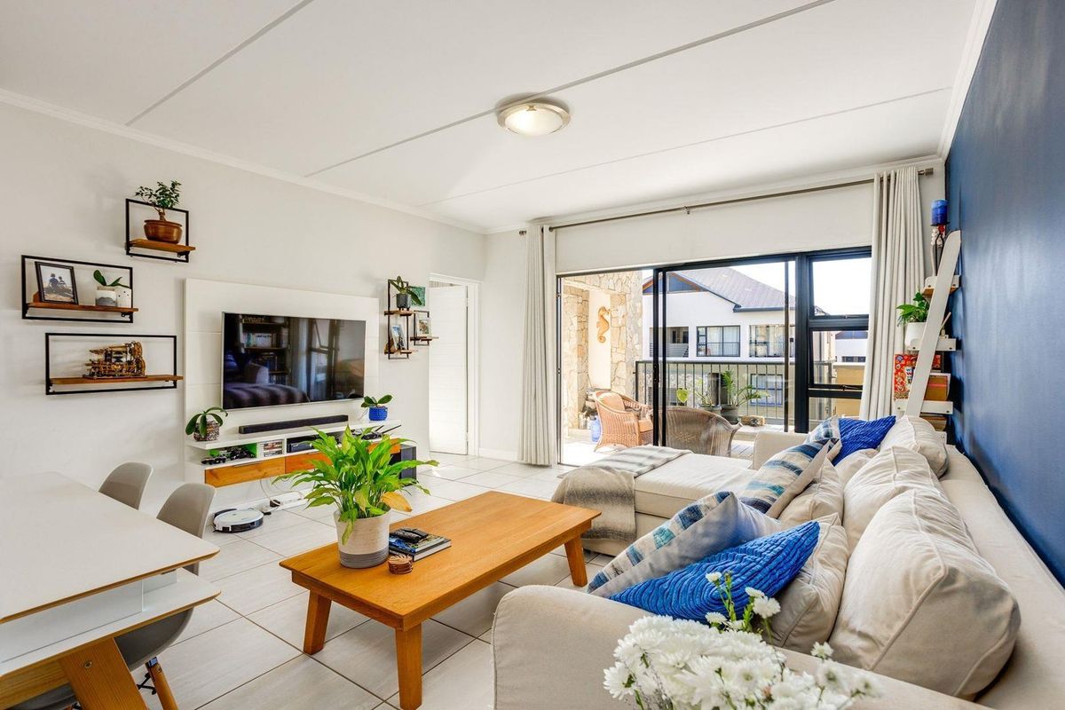 Apartment For Sale in Waterfall Heights, Waterfall, Midrand - Photo 2