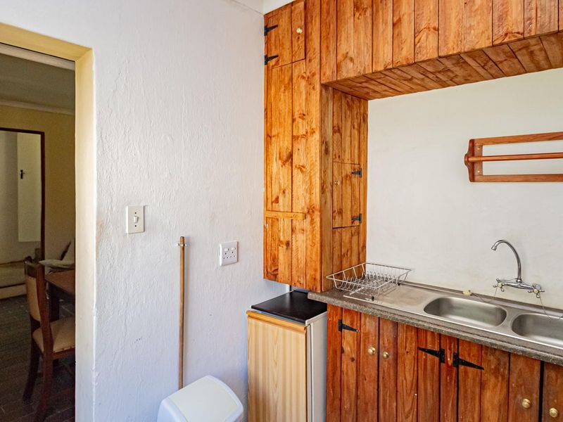 Lodge For Sale in Muldersdrift Lanseria Krugersdorp Full Details Below FULL INFO on Request - Photo 9