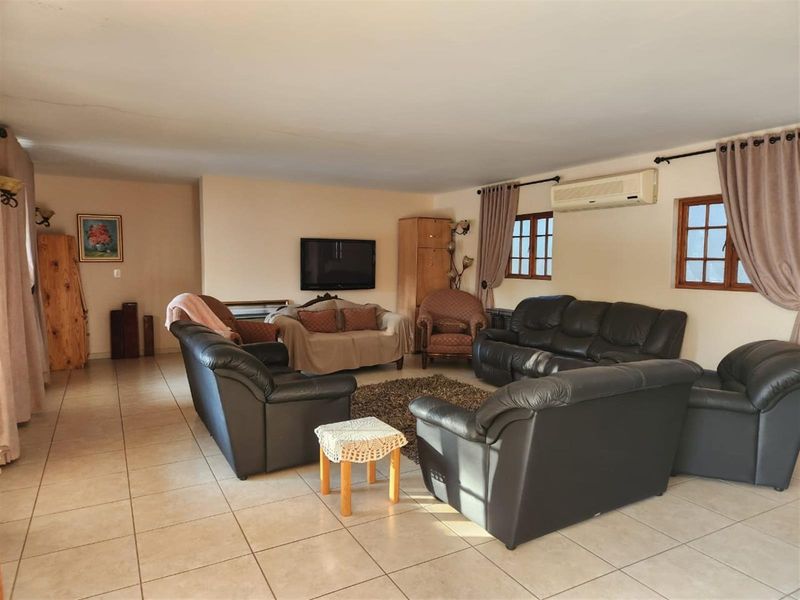 Grand Estate for sale in Wilkoppies | Luxury, Lifestyle, Limitless Possibilities - Photo 9