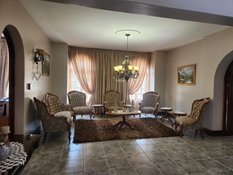 Grand Estate for sale in Wilkoppies | Luxury, Lifestyle, Limitless Possibilities - Photo 5