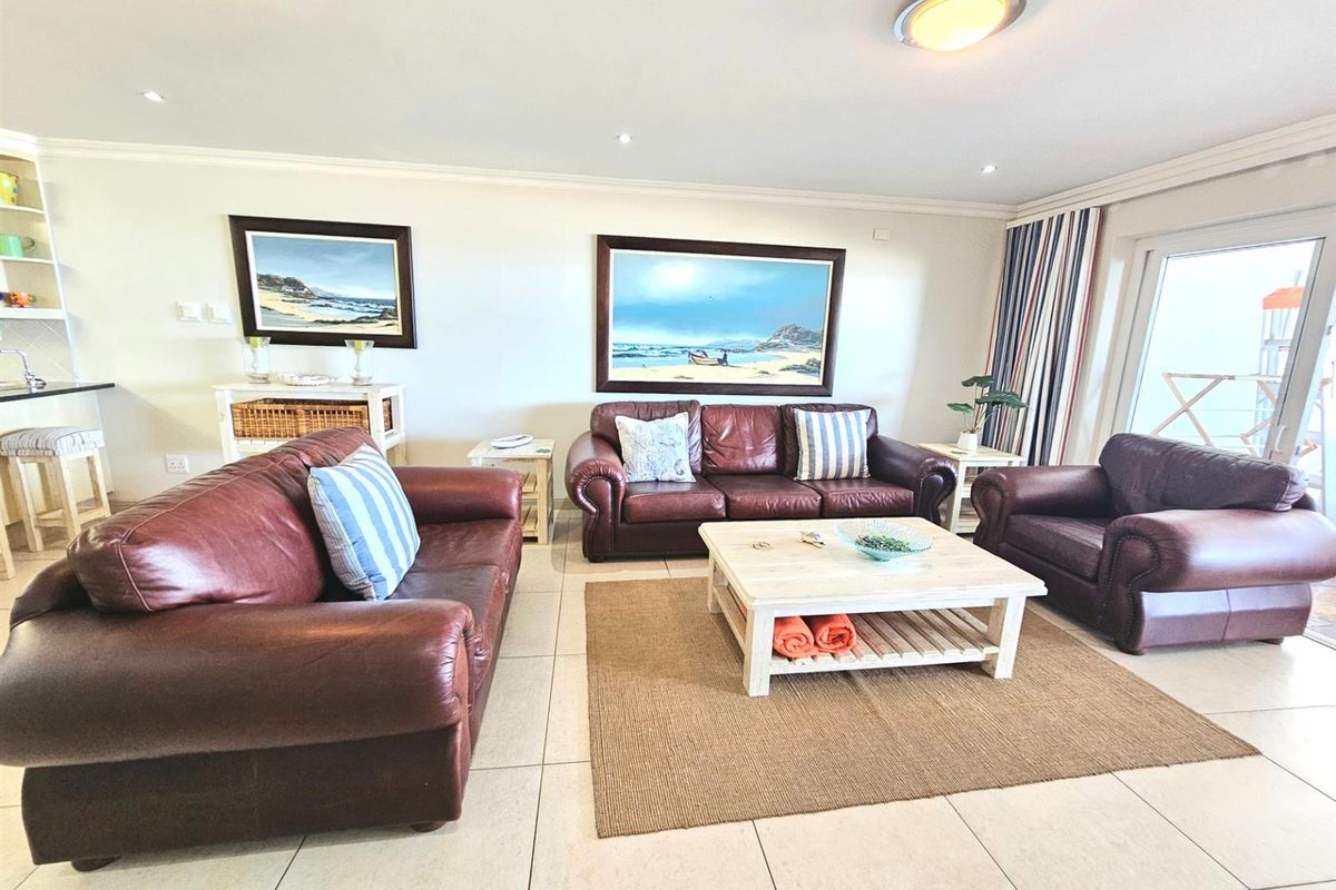 Penthouse Available on Jeffreys Bay main beach, furniture included, Jeffreys Bay - Photo 4