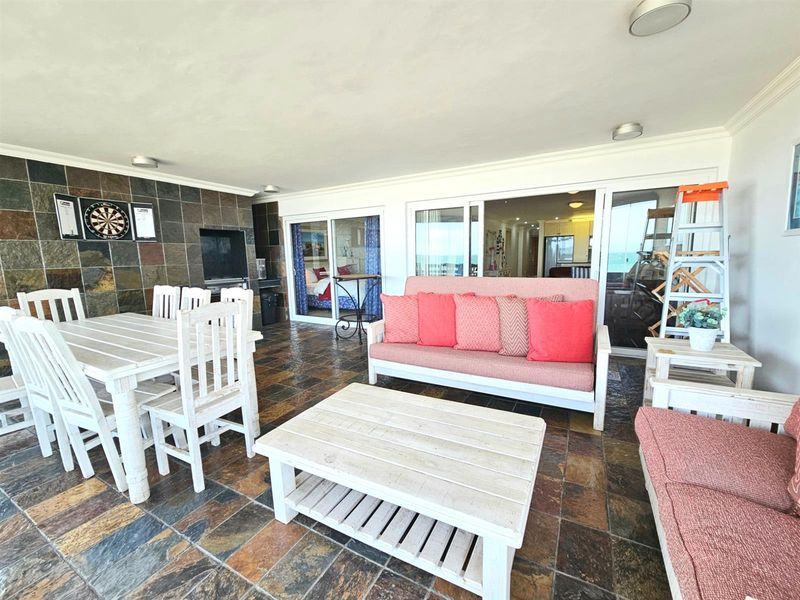 Penthouse Available on Jeffreys Bay main beach, furniture included, Jeffreys Bay - Photo 8