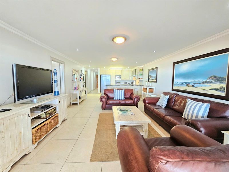 Penthouse Available on Jeffreys Bay main beach, furniture included, Jeffreys Bay - Photo 5