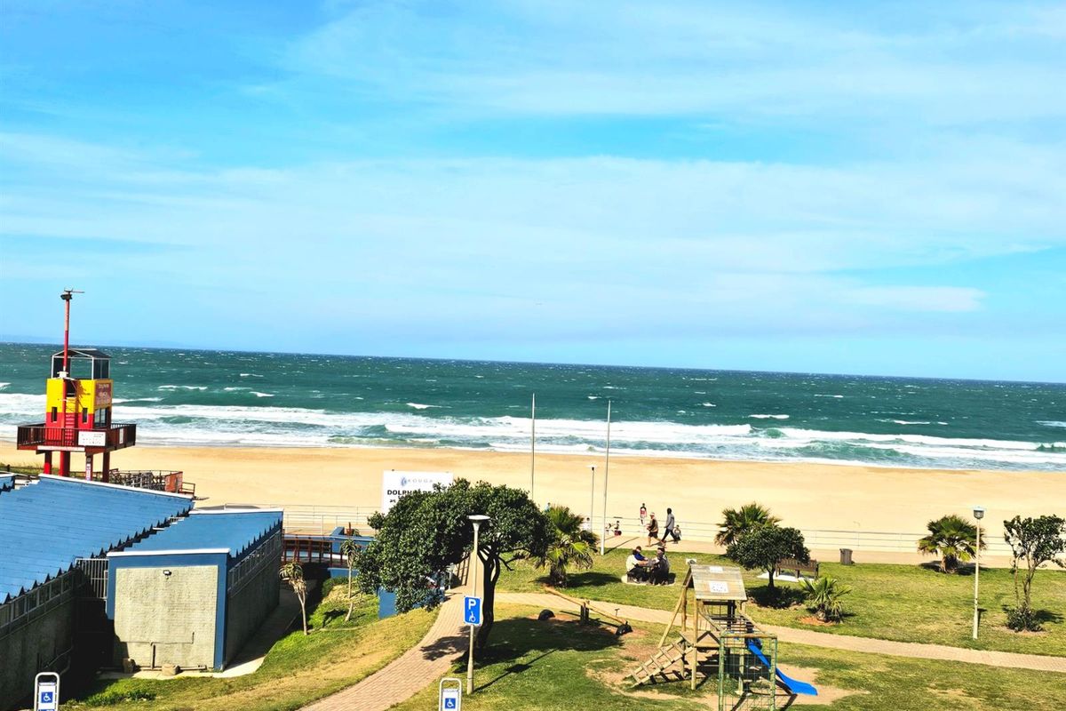 Penthouse Available on Jeffreys Bay main beach, furniture included, Jeffreys Bay - Photo 2