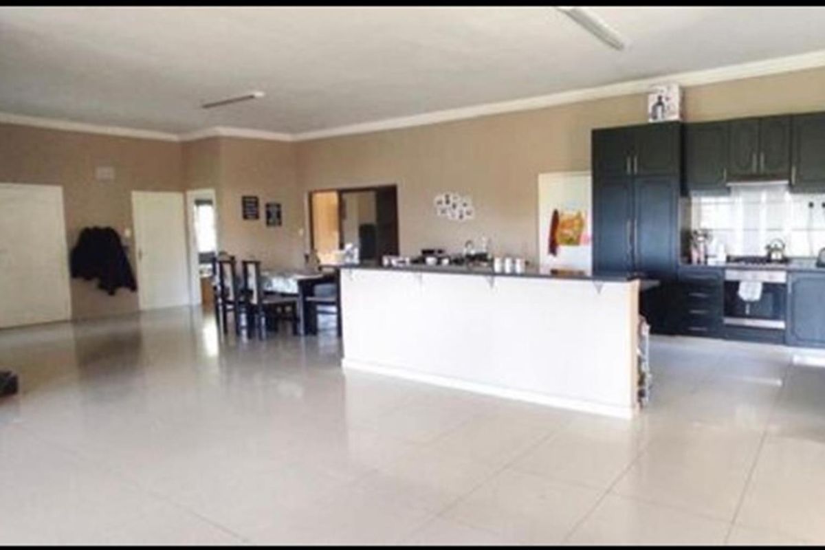 House To Rent in Port Edward KwaZulu Natal - Photo 3