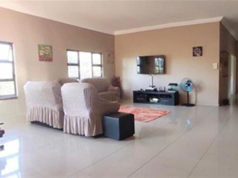 House To Rent in Port Edward KwaZulu Natal - Photo 5