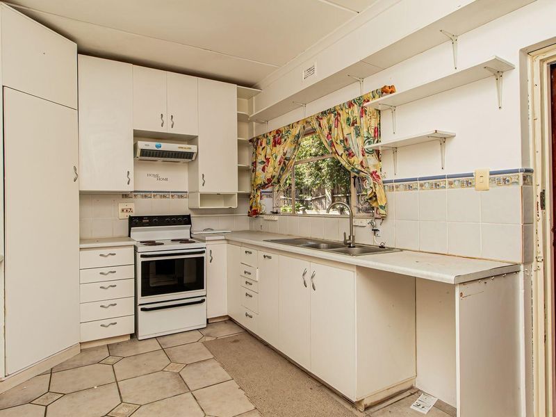 Entertainer House with lovely level garden For Sale in Old Place, Knysna - Photo 6