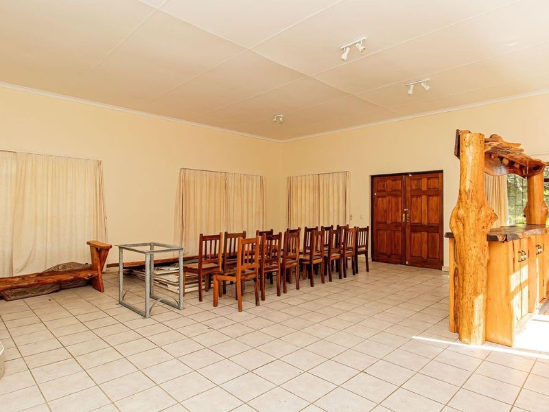 Entertainer House with lovely level garden For Sale in Old Place, Knysna - Photo 4