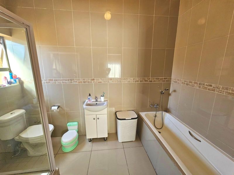 Townhouse For Sale in Winchester Hills, Johannesburg - Photo 10