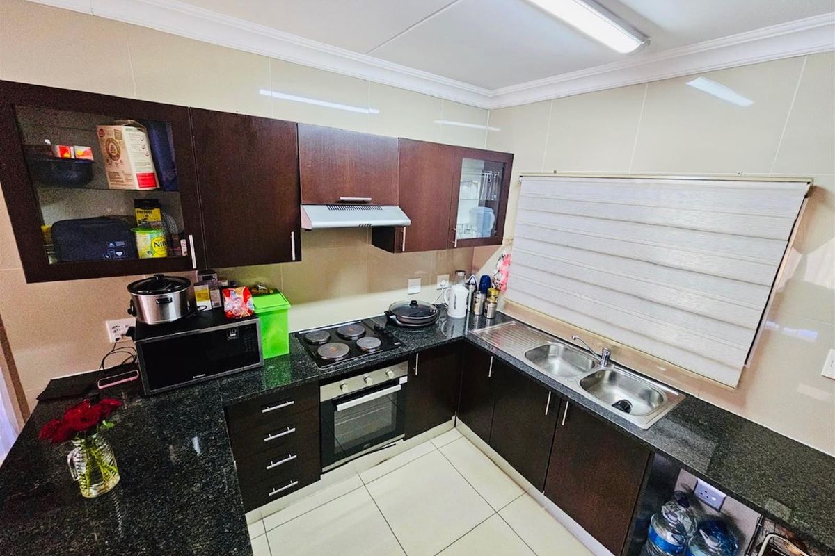 Townhouse For Sale in Winchester Hills, Johannesburg - Photo 5