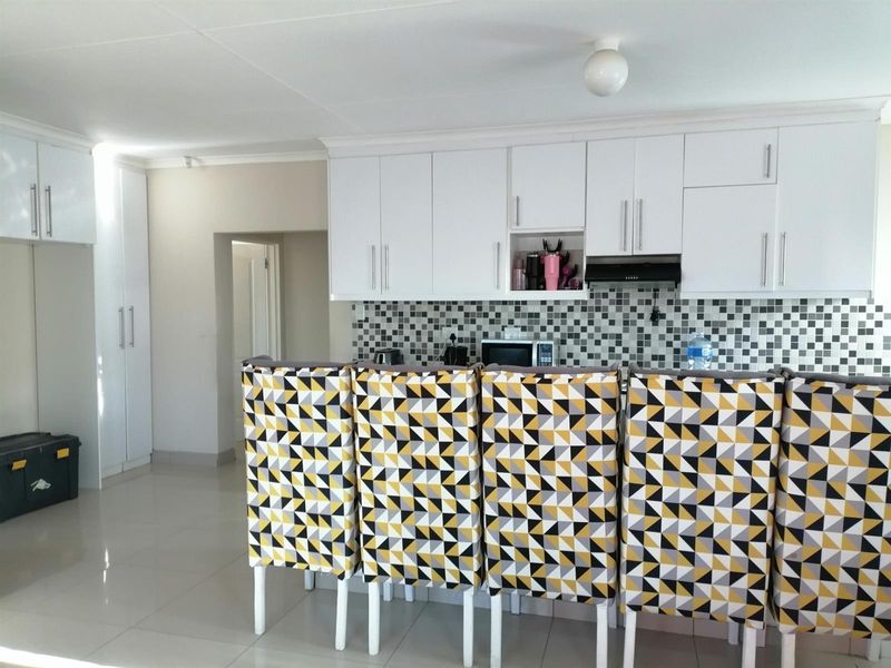 Complex For Sale in Kimdustria, Kimberley - Photo 10