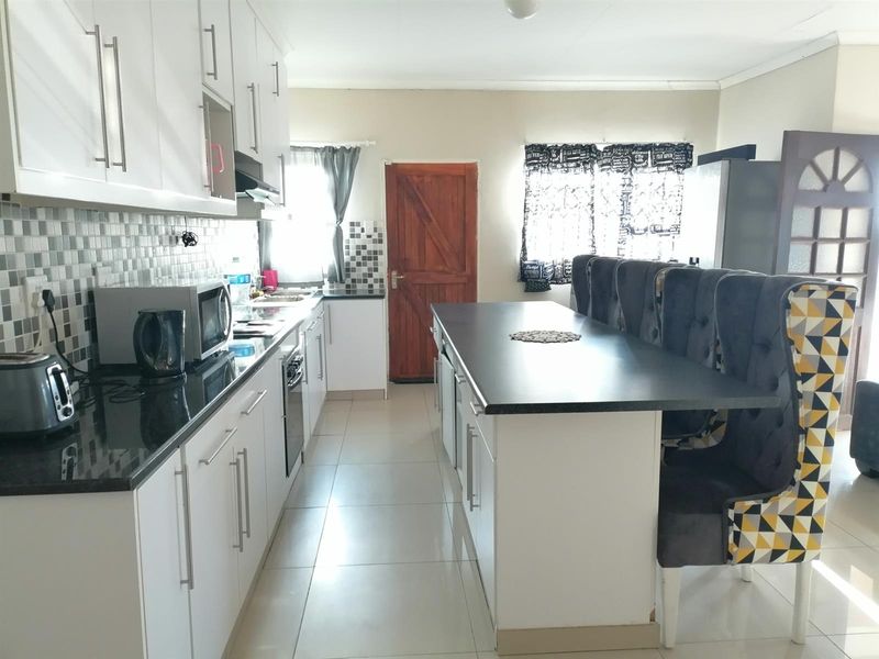 Complex For Sale in Kimdustria, Kimberley - Photo 7