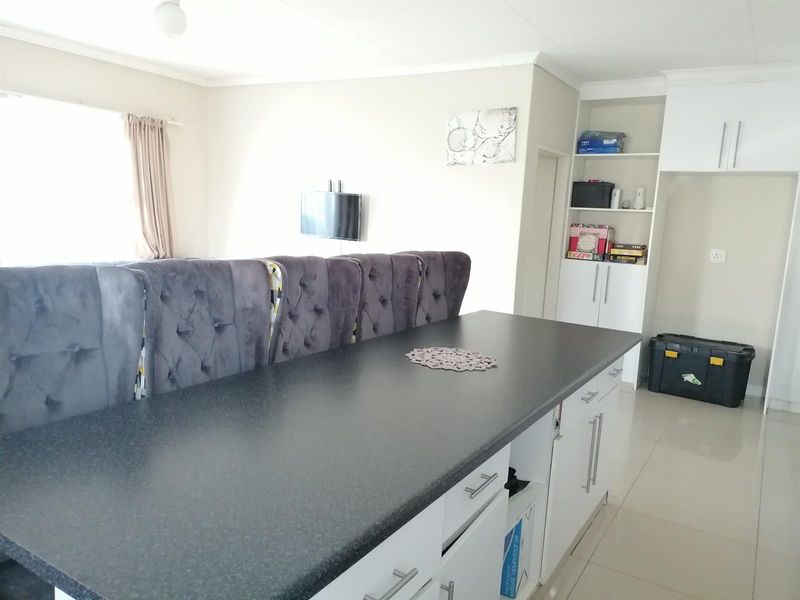 Complex For Sale in Kimdustria, Kimberley - Photo 9