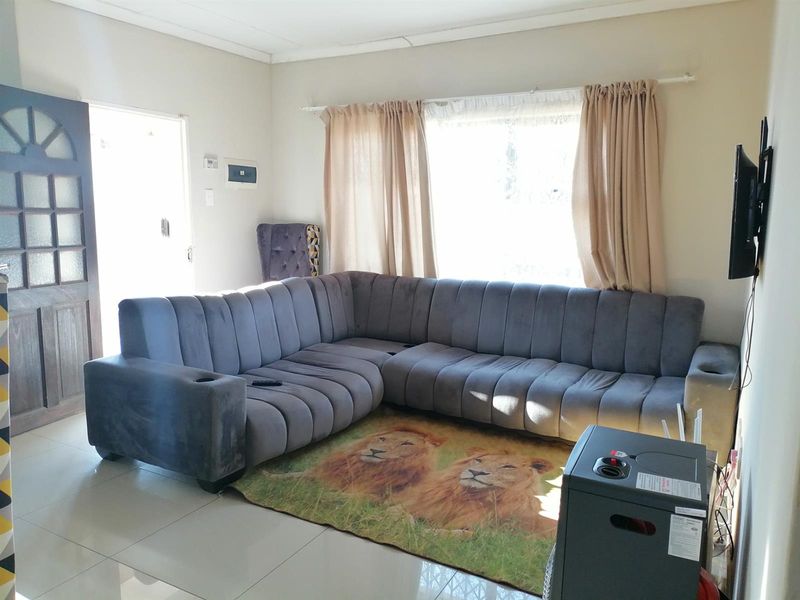 Complex For Sale in Kimdustria, Kimberley - Photo 6