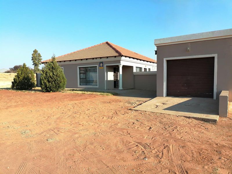 Complex For Sale in Kimdustria, Kimberley - Photo 2