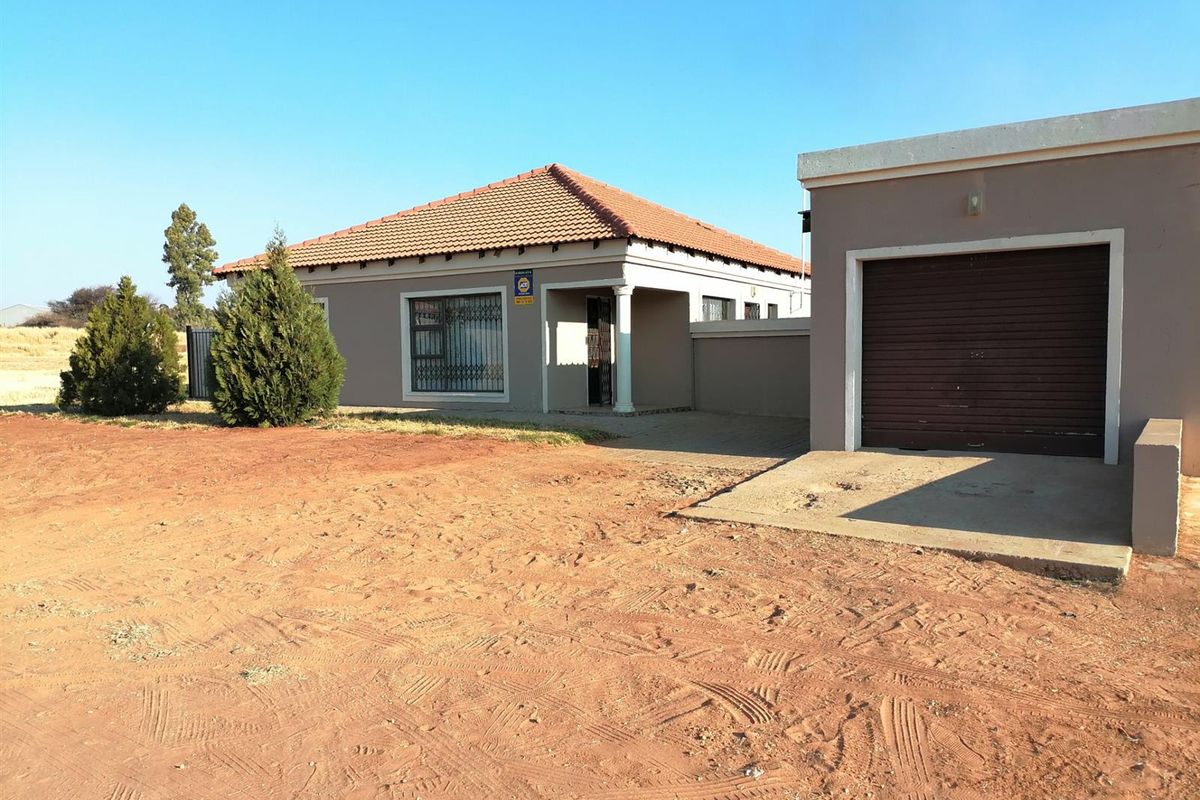 Complex For Sale in Kimdustria, Kimberley - Photo 2