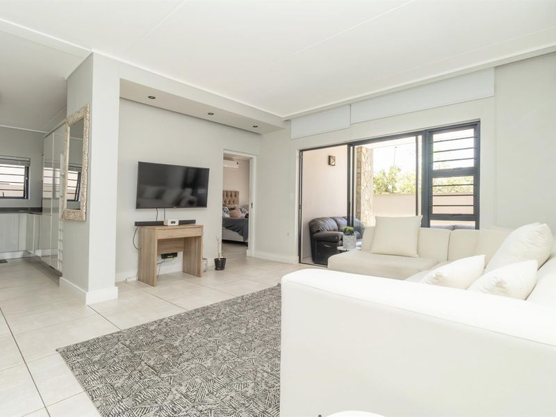 Furnished Garden Apartment For Sale in The Polofields, Waterfall, Midrand - Photo 4