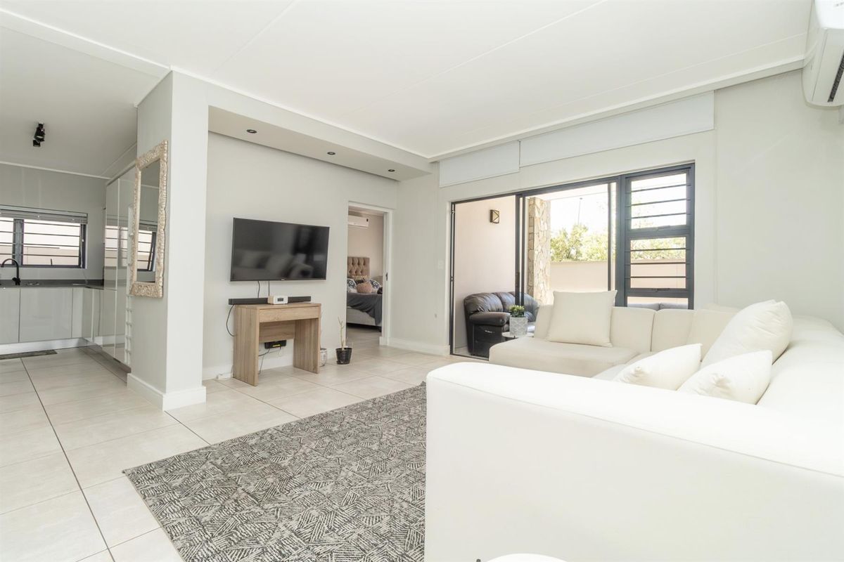 Furnished Garden Apartment For Sale in The Polofields, Waterfall, Midrand - Photo 4