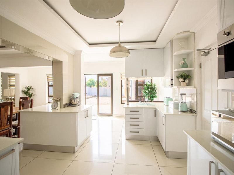 House For Sale in The Coves, Hartbeespoort, North West - Photo 4