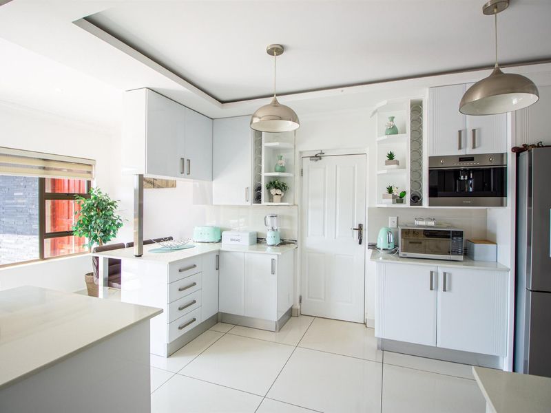 House For Sale in The Coves, Hartbeespoort, North West - Photo 5