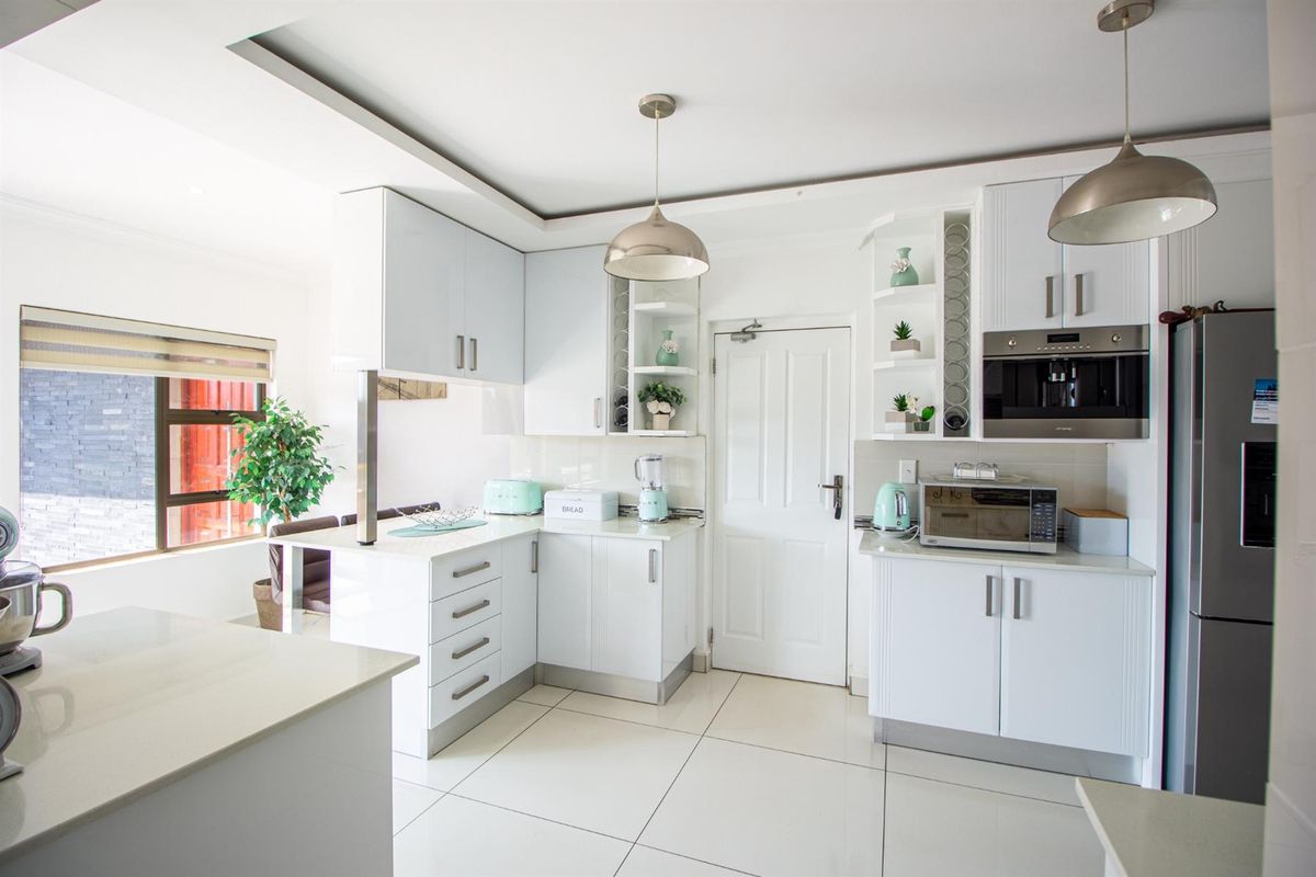 House For Sale in The Coves, Hartbeespoort, North West - Photo 5