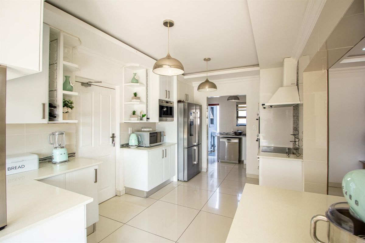 House For Sale in The Coves, Hartbeespoort, North West - Photo 3