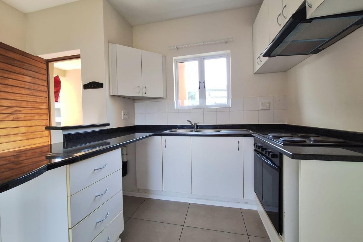 Second Floor Apartment with Balcony in Sheffield Manor - Photo 4