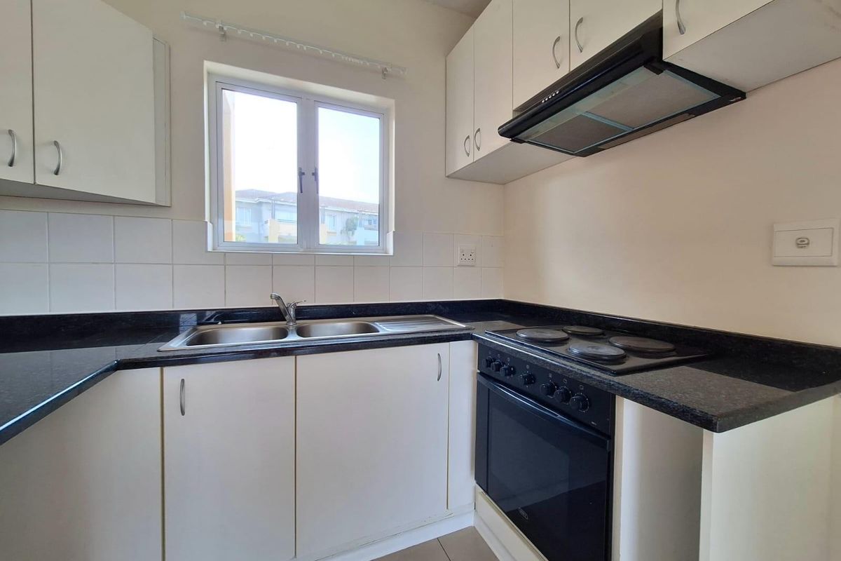 Second Floor Apartment with Balcony in Sheffield Manor - Photo 2